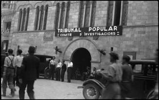 La Paeria com a seu del primer Tribunal Popular (The first Popular Tribunal at La Paeria, the town hall)