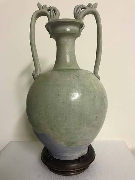 Dragon amphora