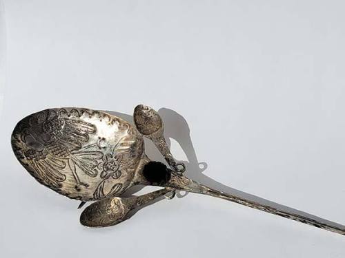 Mantle pin (ttipqui) with engraved eagle and flower