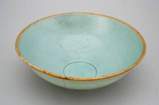 Carved Foliate Dish with a Pair of Phoenixes