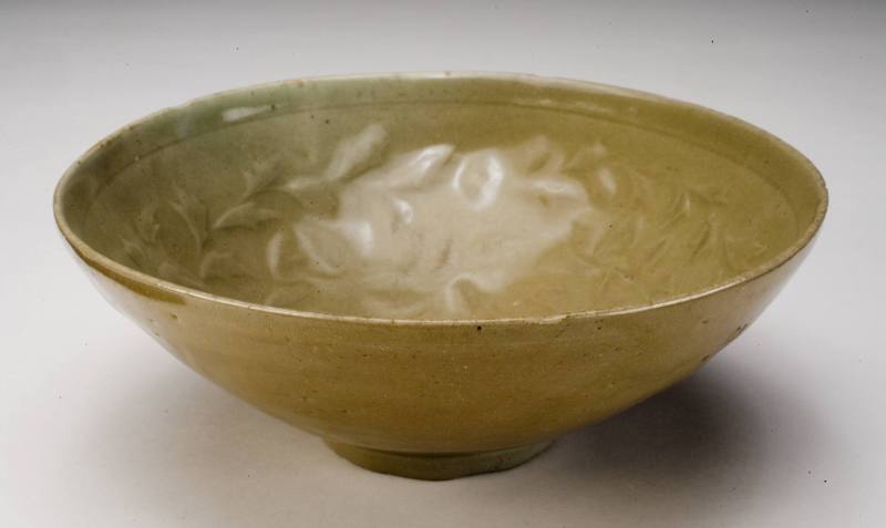 Bowl with peony design