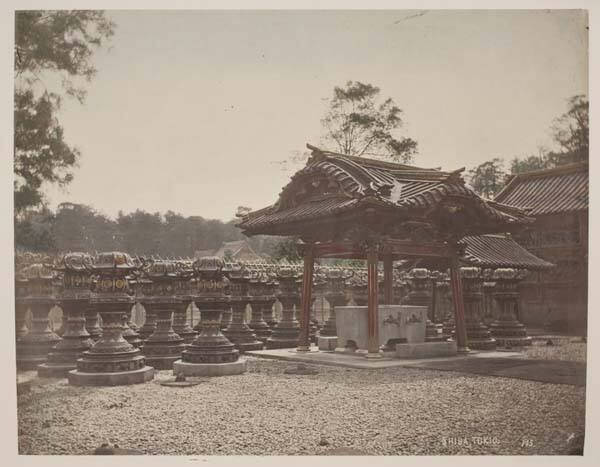 Tokio, Public Gardens of Shiba, Temple Court