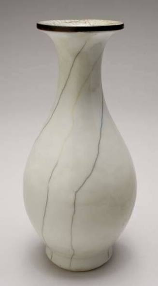 Guan-type pear-shaped vase