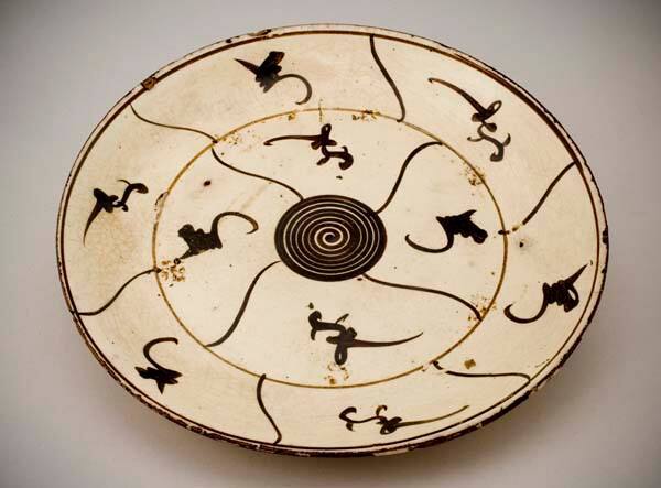 Cizhou ware saucer